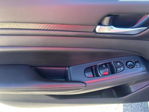 Used 2024 Nissan Altima 2.5 SV image 12