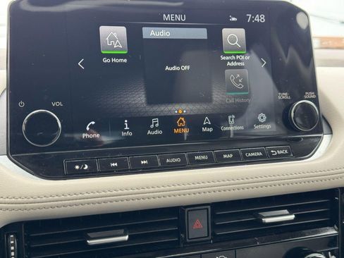 Used 2023 Nissan Rogue SL w/ SL Premium Package image 31