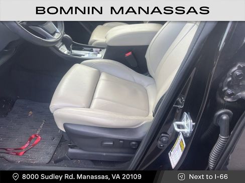 Used 2023 Subaru Ascent Limited image 8