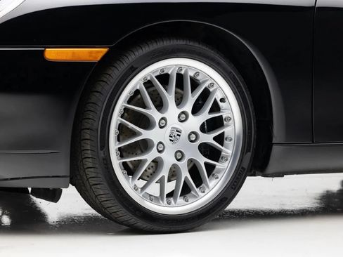Used 2001 Porsche 911 Carrera AWD/4WD image 38