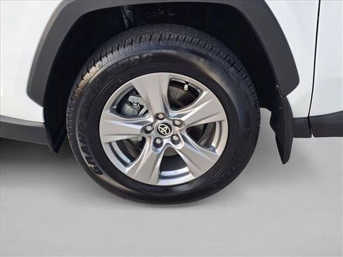 Certified 2025 Toyota RAV4 XLE FWD image 22