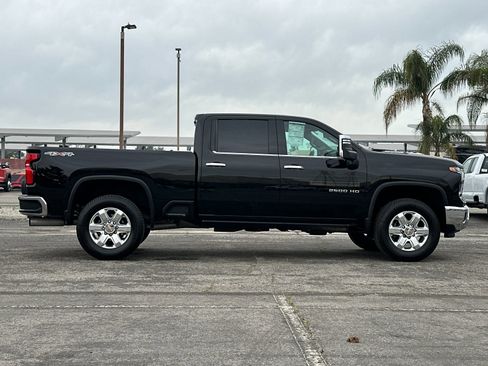 Used 2024 Chevrolet Silverado 2500 LTZ w/ LTZ Convenience Package image 3
