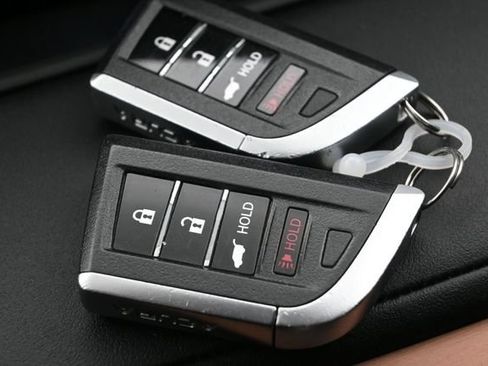 Used 2024 Acura MDX SH-AWD w/ Technology Package image 13