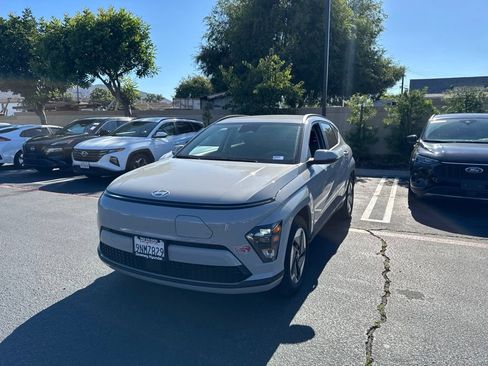 Certified 2024 Hyundai Kona SEL FWD image 2