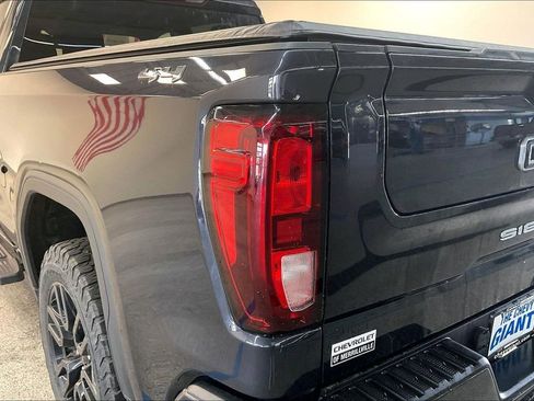 Used 2022 GMC Sierra 1500 Elevation w/ LPO, Elevation Black Package AWD/4WD image 24