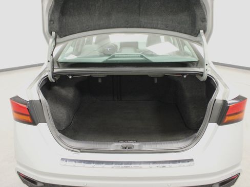 Used 2023 Nissan Altima 2.5 SL AWD/4WD image 13
