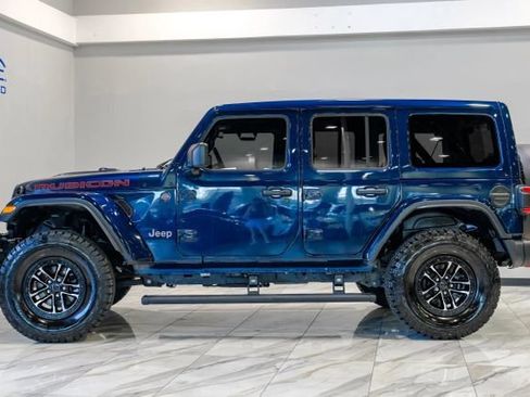 Used 2025 Jeep Wrangler Unlimited Rubicon AWD/4WD image 16