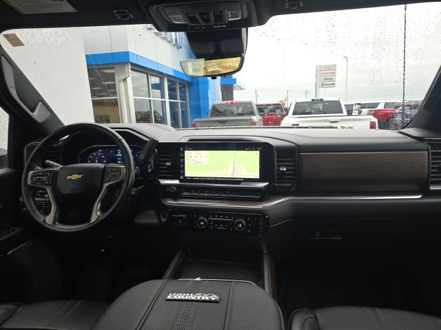 Used 2024 Chevrolet Silverado 2500 High Country w/ Technology Package AWD/4WD image 7