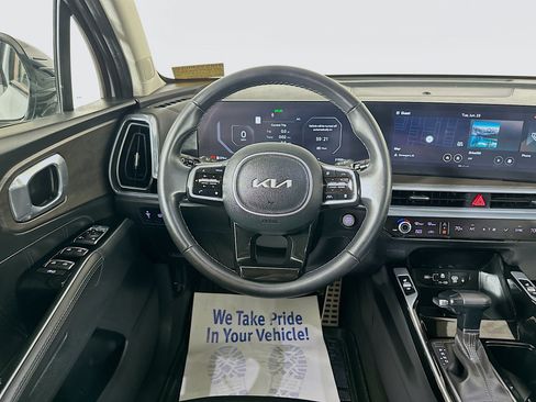 Used 2024 Kia Sorento SX AWD/4WD image 23