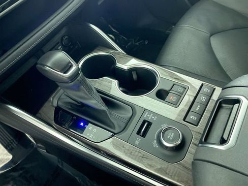 Used 2021 Toyota Highlander Platinum image 16