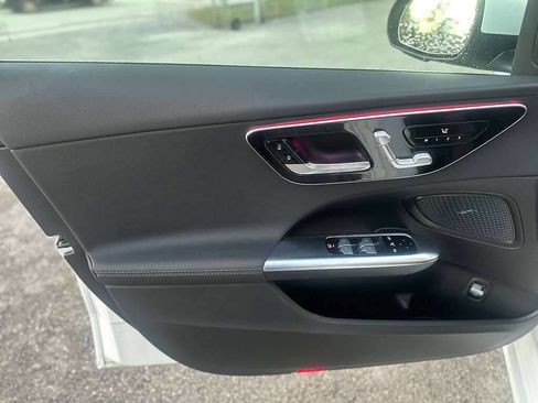 Used 2025 Mercedes-Benz C 300 4MATIC Sedan image 8