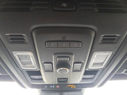 Used 2024 Cadillac Escalade Premium Luxury AWD/4WD image 45