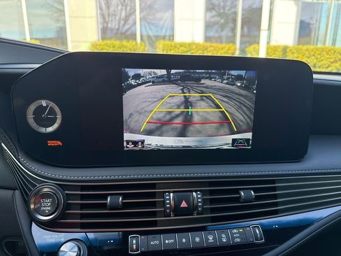 Used 2021 Lexus LS 500 F Sport w/ Accessory Package (Z2) image 9