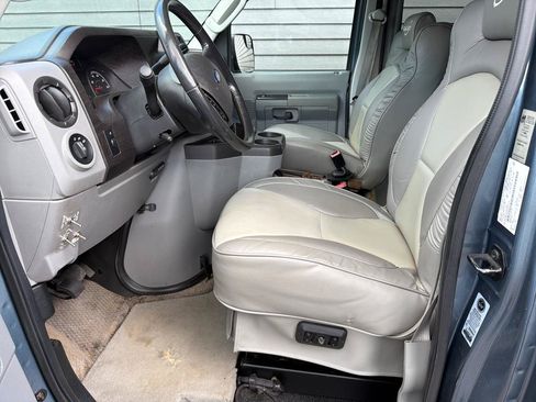 Used 2014 Ford E-150 and Econoline 150 w/ RV Plus Package RWD image 14