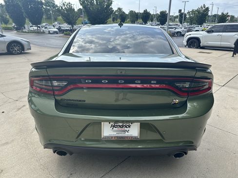 Used 2021 Dodge Charger Scat Pack w/ Dynamics Package RWD image 8