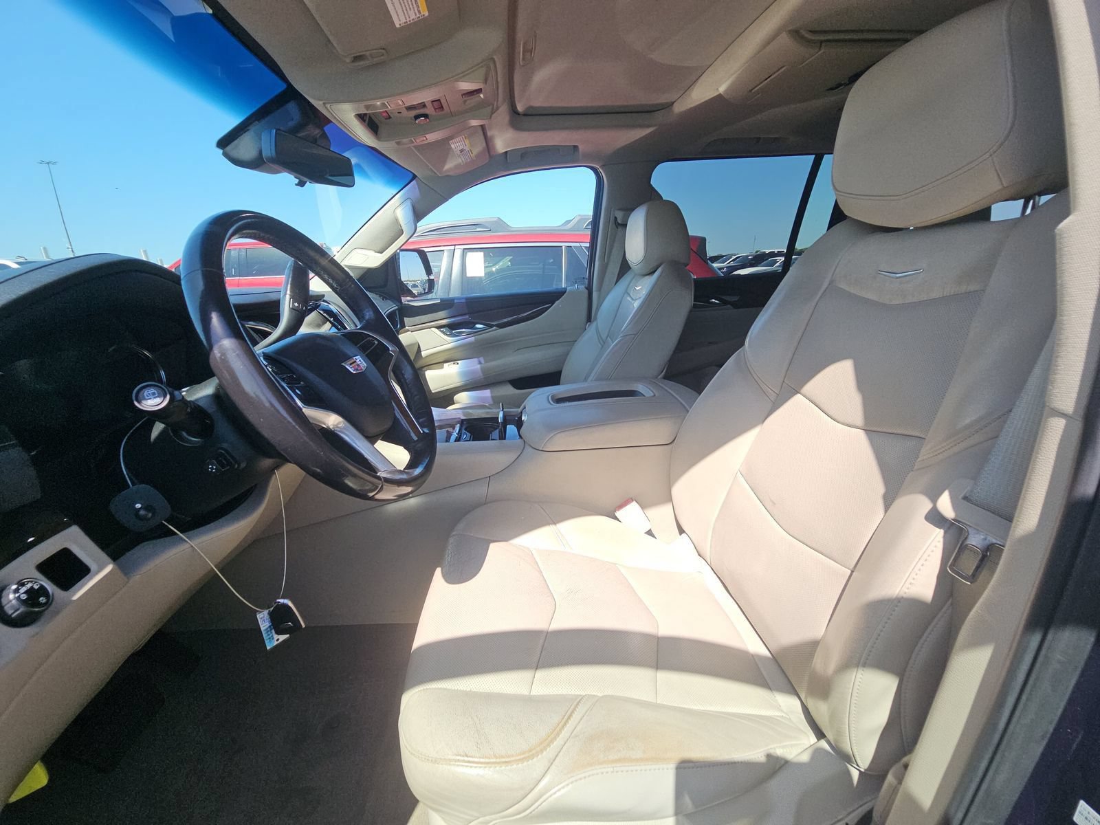 Used 2019 Cadillac Escalade ESV Luxury RWD image 3