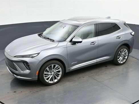 Used 2024 Buick Envision Avenir image 24