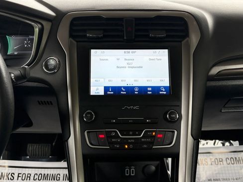 Used 2020 Ford Fusion SEL FWD image 23