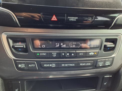 Used 2022 Honda Pilot Special Edition image 8