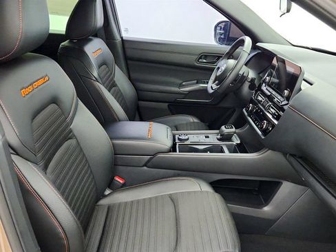 Used 2025 Nissan Pathfinder Rock Creek AWD/4WD image 22