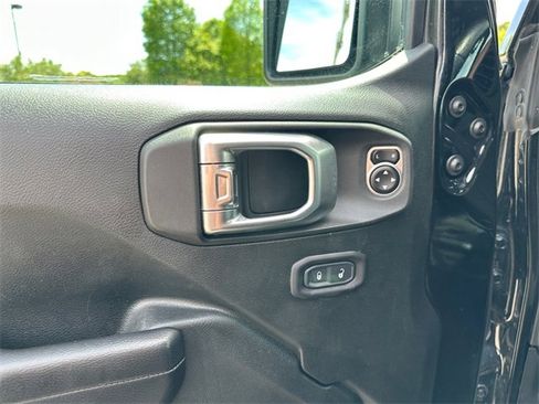 Used 2019 Jeep Wrangler Sport image 17