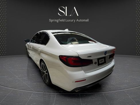 Used 2023 BMW 530e xDrive w/ Premium Package AWD/4WD image 3