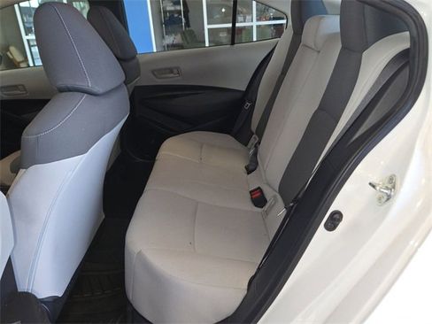 Used 2022 Toyota Corolla LE image 21