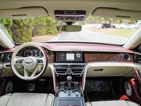 Used 2022 Bentley Flying Spur V8 AWD/4WD image 24
