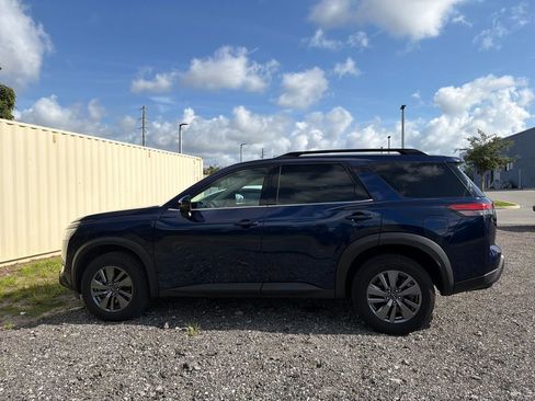 Used 2025 Nissan Pathfinder SV AWD/4WD image 8