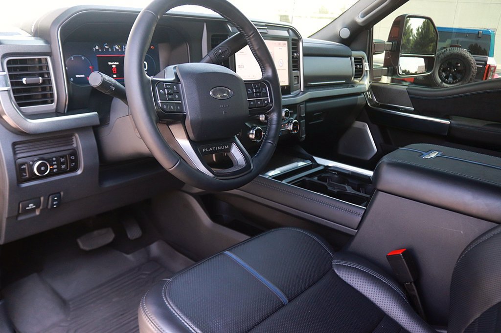 Used 2025 Ford F350 Platinum AWD/4WD image 17