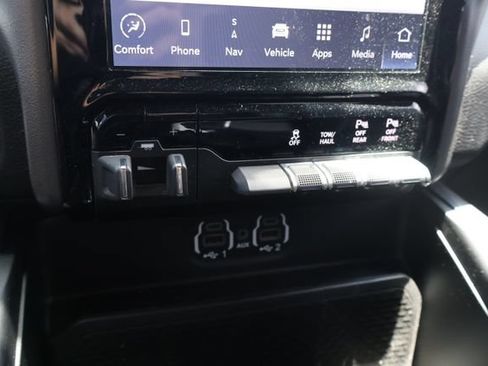 Used 2024 RAM 2500 Laramie w/ Night Edition AWD/4WD image 11