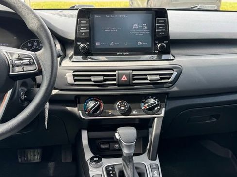 Used 2023 Kia Seltos LX AWD/4WD image 14
