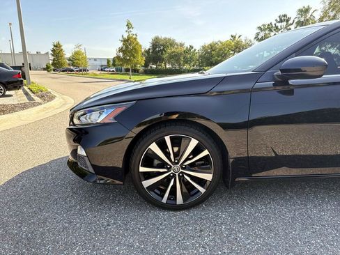 Used 2020 Nissan Altima 2.5 SR FWD image 9