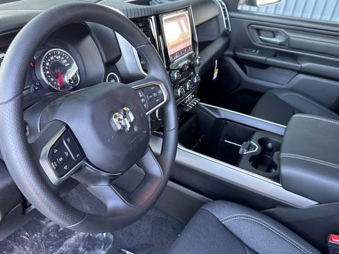 New 2026 RAM 1500 Express AWD/4WD image 9