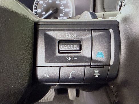 Used 2025 Nissan Rogue SV image 15