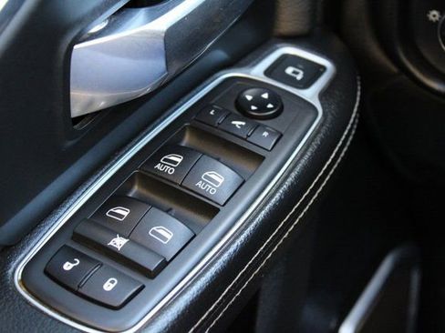 Used 2020 RAM 3500 Laramie image 33