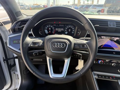 Used 2025 Audi Q3 2.0T Premium image 18