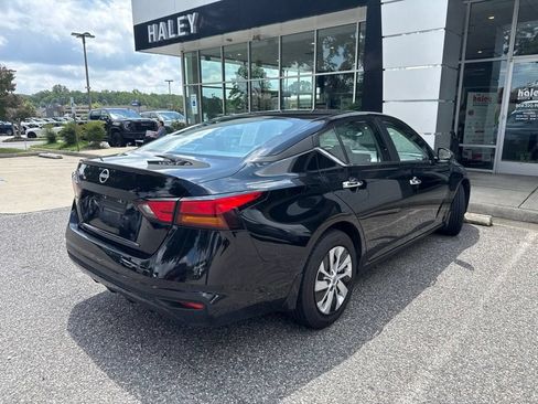 Used 2024 Nissan Altima 2.5 S FWD image 5