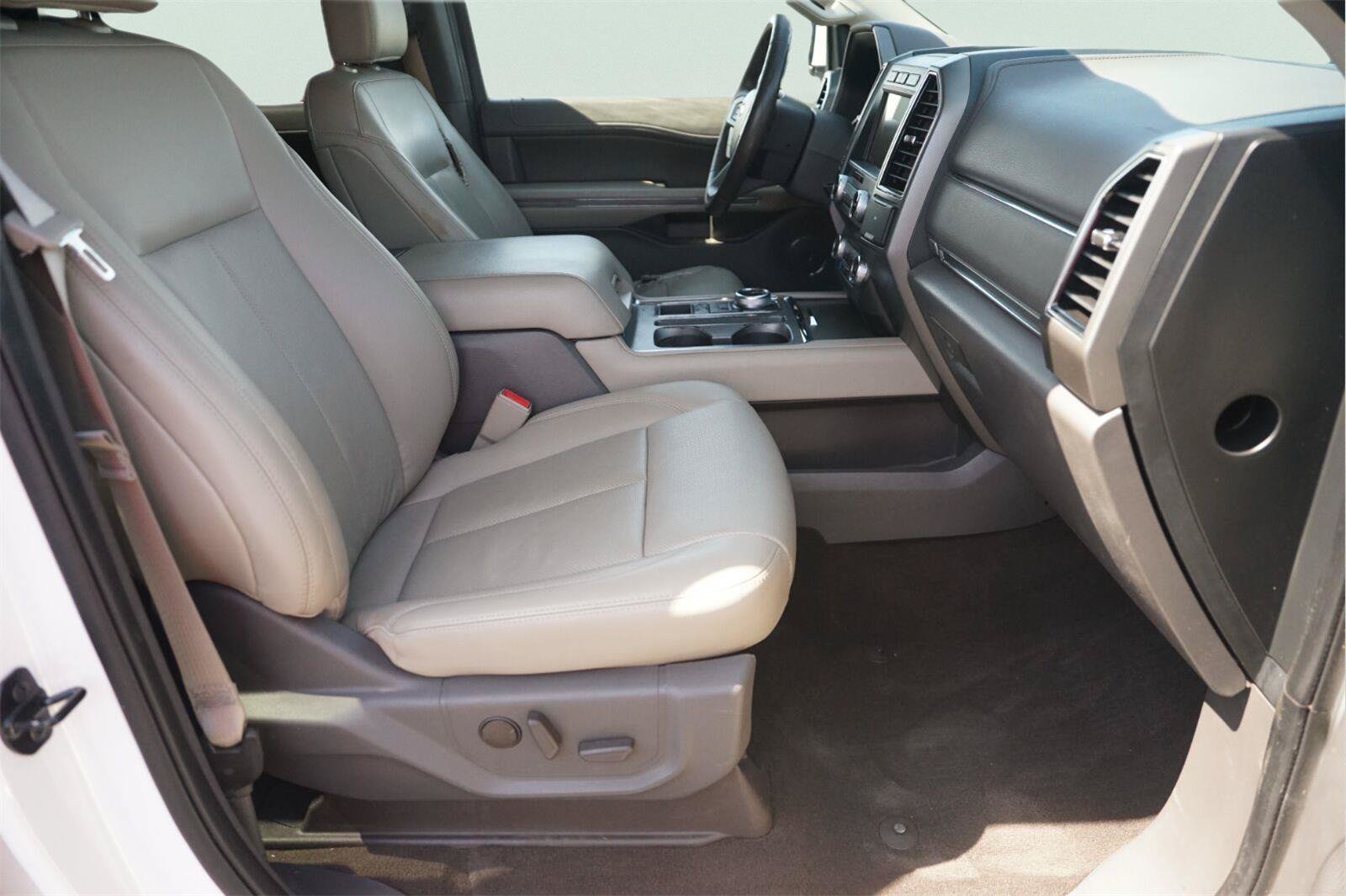 Used 2020 Ford Expedition XLT w/ Equipment Group 202A RWD image 19