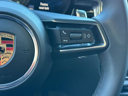 Certified 2025 Porsche Macan AWD/4WD image 30