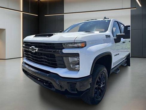 Used 2025 Chevrolet Silverado 2500 Custom w/ Custom Convenience Package AWD/4WD image 11