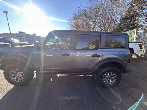 Used 2023 Ford Bronco Badlands image 4