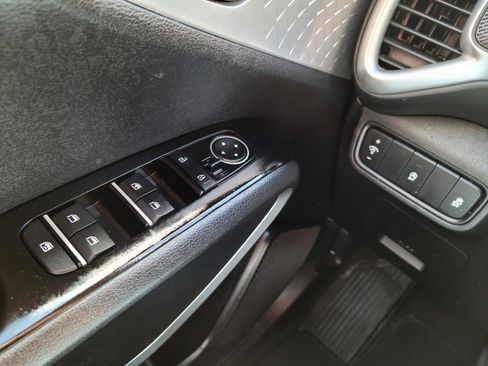 Used 2020 Kia Soul LX FWD image 12