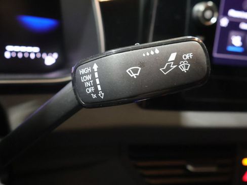 Used 2025 Volkswagen Jetta Sport FWD image 34