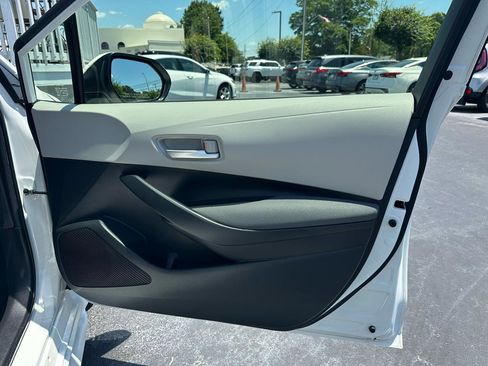 Used 2020 Toyota Corolla LE FWD image 27