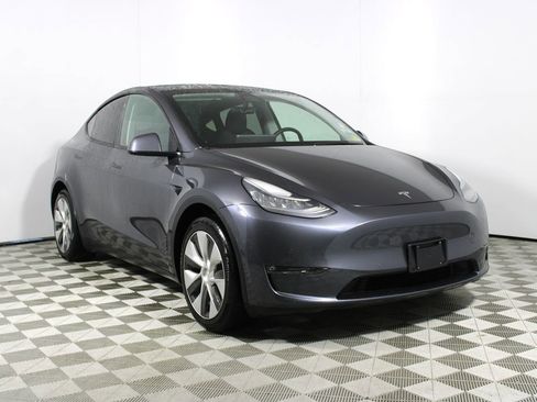 Used 2021 Tesla Model Y Long Range image 21