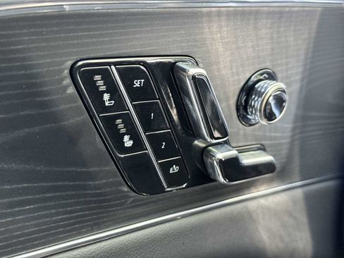 Used 2024 Cadillac Lyriq Luxury RWD image 24