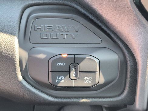 New 2026 RAM 2500 Big Horn AWD/4WD image 25