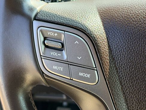 Used 2013 Hyundai Santa Fe Limited FWD image 39