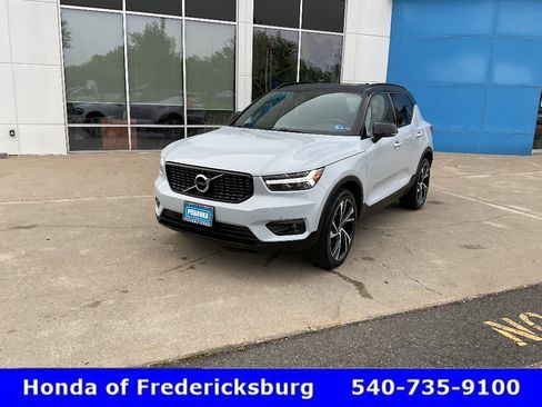 Used 2020 Volvo XC40 T5 R-Design AWD/4WD image 2